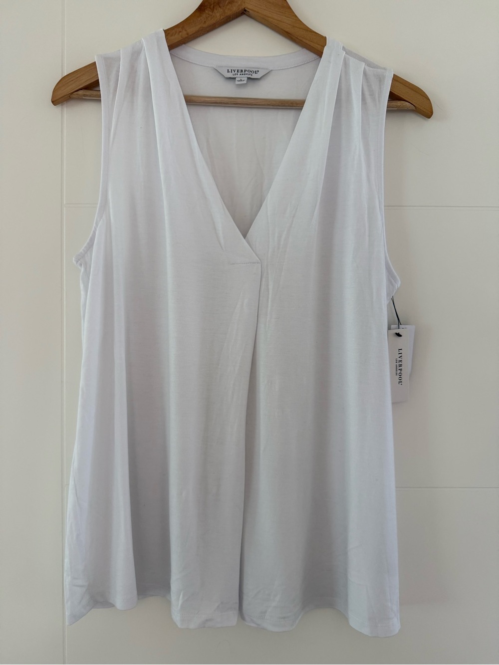 BNWT Liverpool White Sleeveless Top, size large.